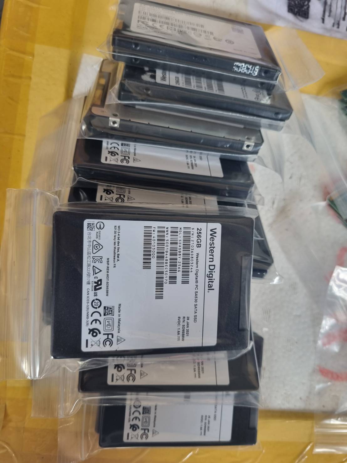 ssd 256 sata มี 21 ตัว