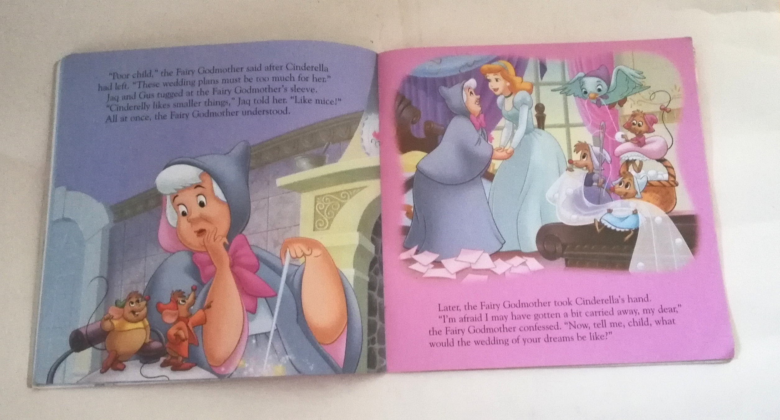 หนังสือนิทานภาพสวยๆจากดิสนีย์ ฉบับภาษาอังกฤษ Disney Princess, My Perfect wedding งานแต่งงานของซินเดอเรลล่า หนังสือขนาด 8 * 8 นิ้ว** มีตำหนิบ้างตามภาพ