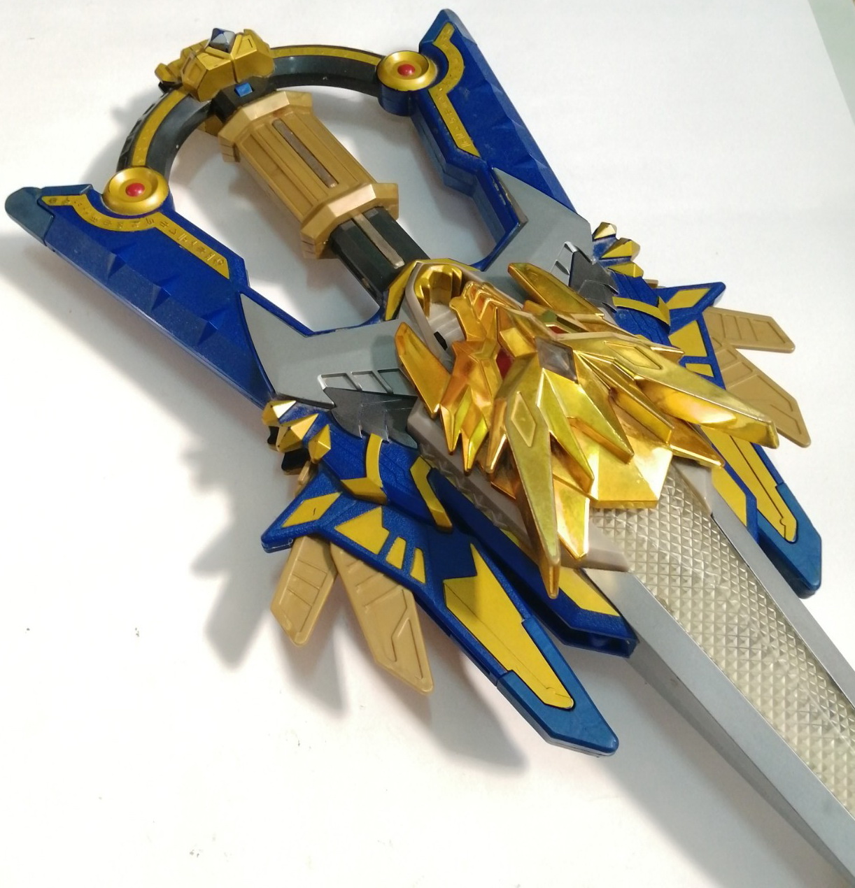 ดาบแปลงร่าง ของริวเคนโด ขนาดตามรูป ***ไม่มี ริวเคนคีย์ ไม่เช็คระบบ ฝาลังถ่านมีข้างเดียว มีรอยบ้าง ขายตามสภาพ พิจารณาก่อนซื้อ