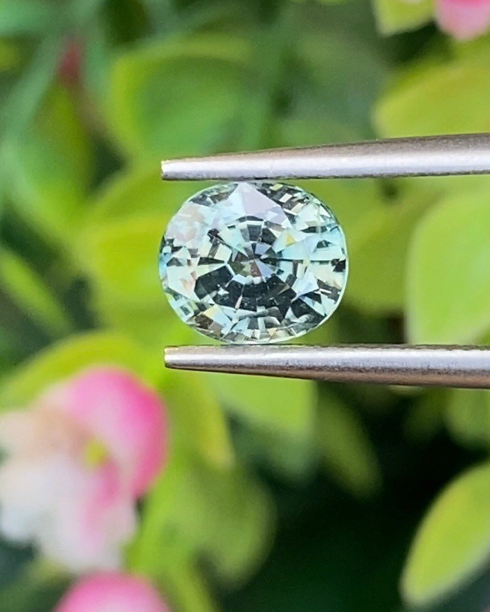 พลอย เพทาย (Zircon) 1.75 กะรัต (Cts.) พลอยแท้ อัญมณีมงคลประจําวันเกิด เครื่องประดับพลอย