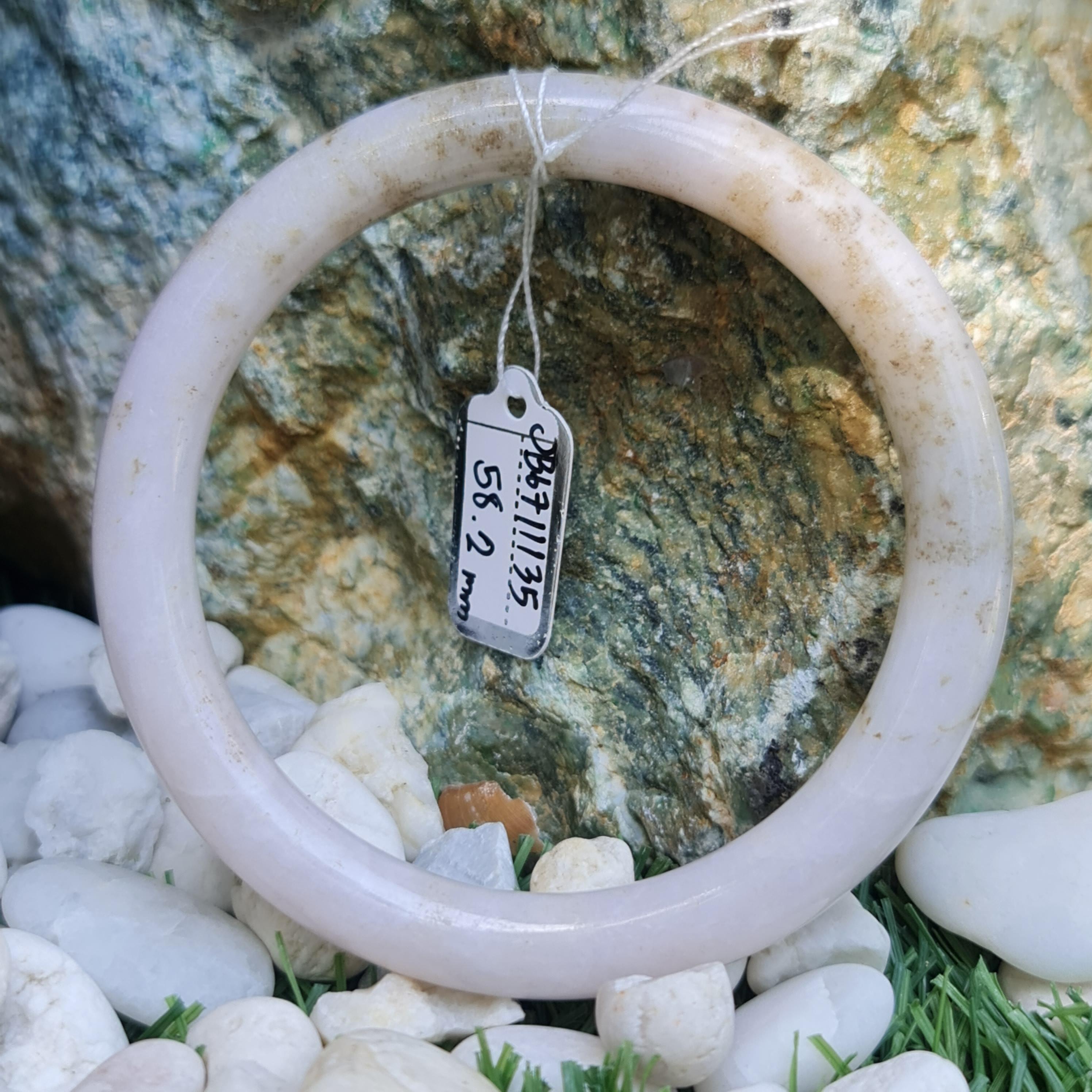 JB6711135 หยก พม่า แท้ Jade กำไลหยก 58.2 มม. (Jadeite bracelet) พม่า (Myanmar)