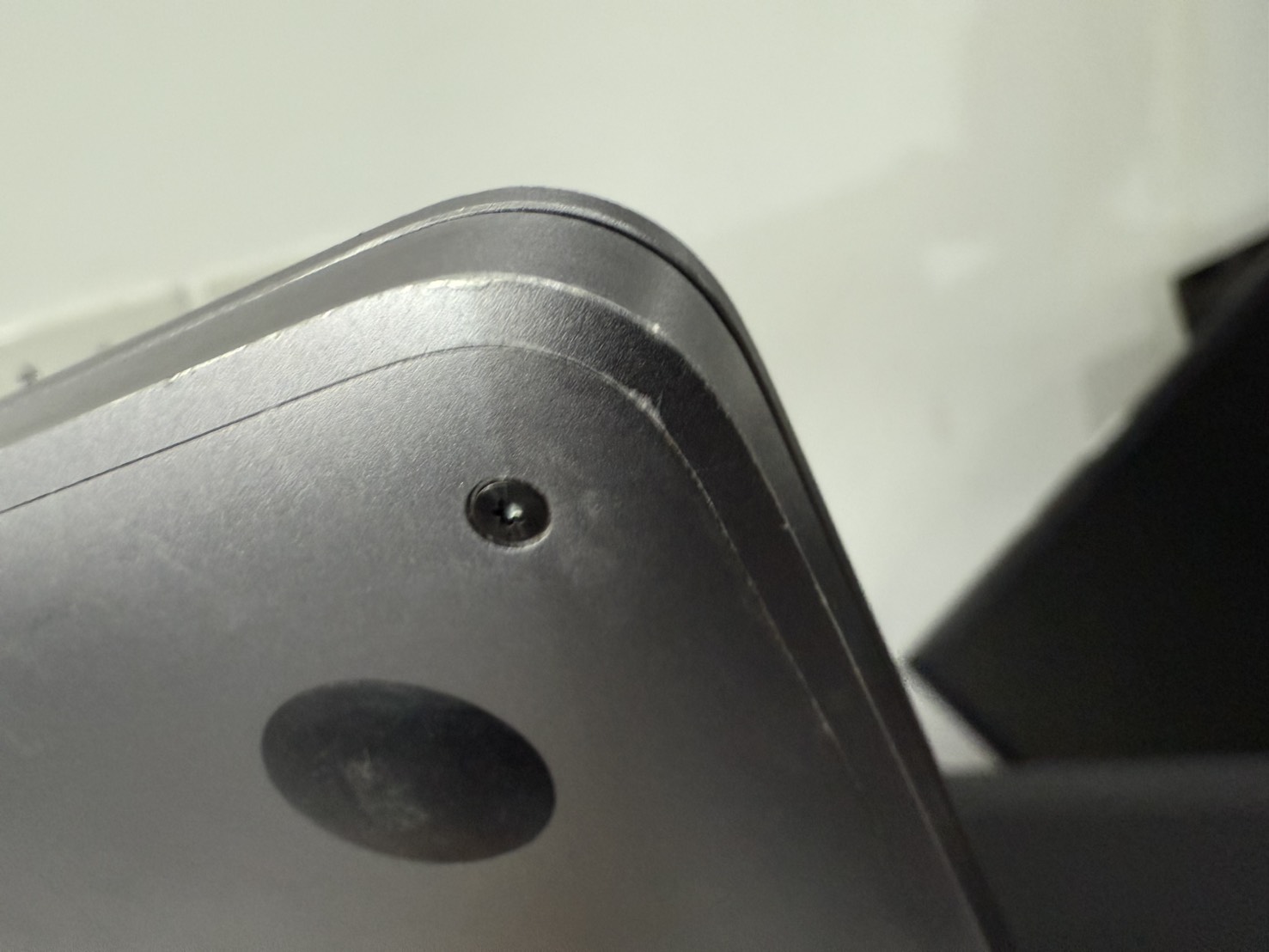 Macbook Pro 13" 2017(i5-7360U/8GB/128GB) + Adapter จอ Bright หนัก,ปุ่ม Command กดยาก รอยรอบเครื่อง,แบตเริ่มเสื่อม