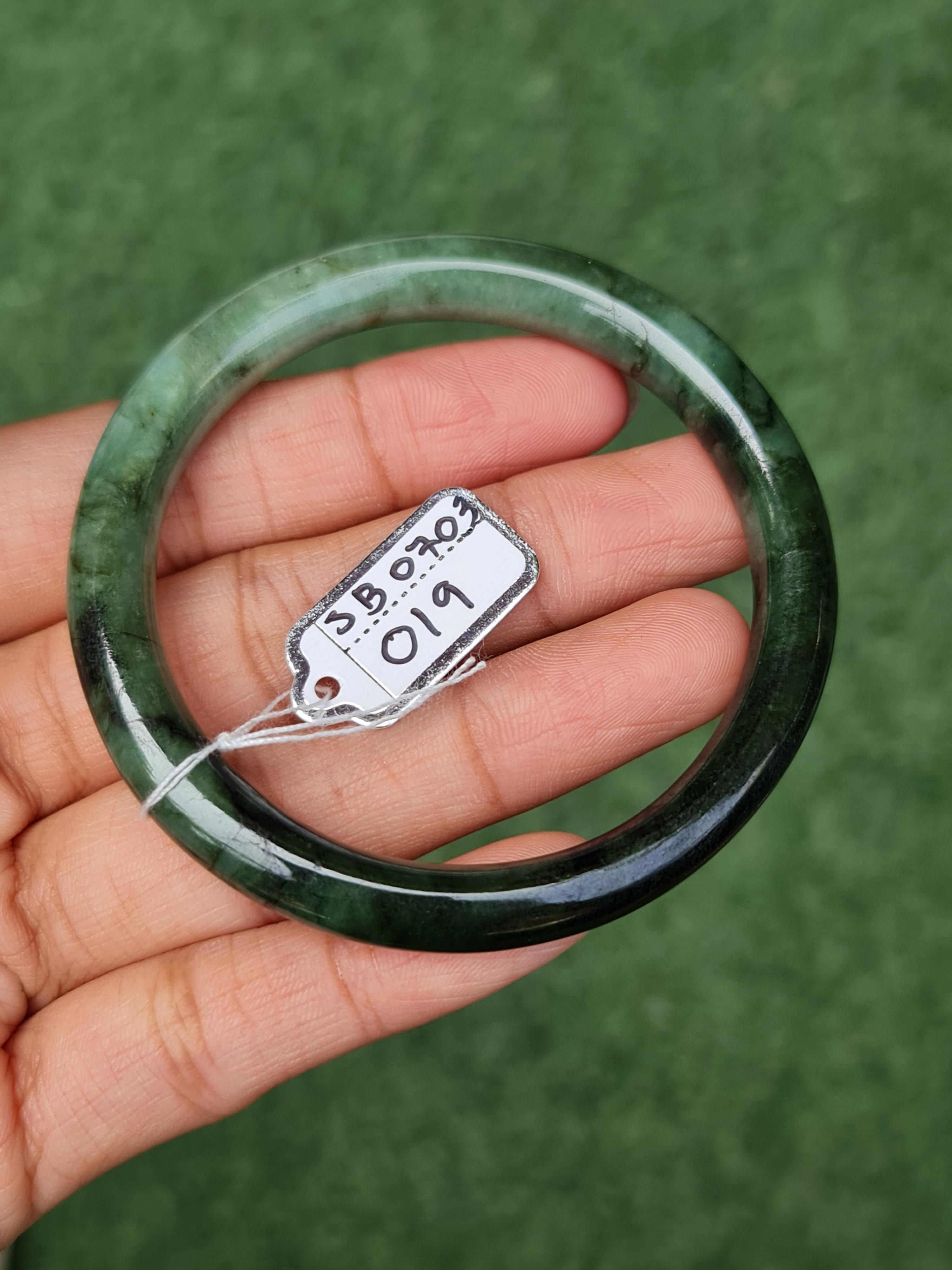 JB0703-019 หยก พม่า แท้ Jade กำไลหยก (Jadeite bracelet) พม่า (Myanmar) 53.6 มม.