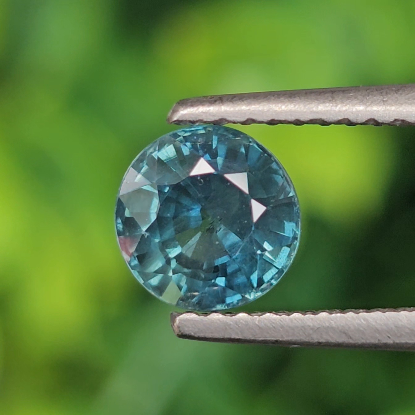 พลอย แซปไฟร์สีน้ำเงินอมเขียว Teal Sapphire 1.34 กะรัต (Cts.) พลอยแท้ อัญมณีมงคลประจําวันเกิด เครื่องประดับพลอย