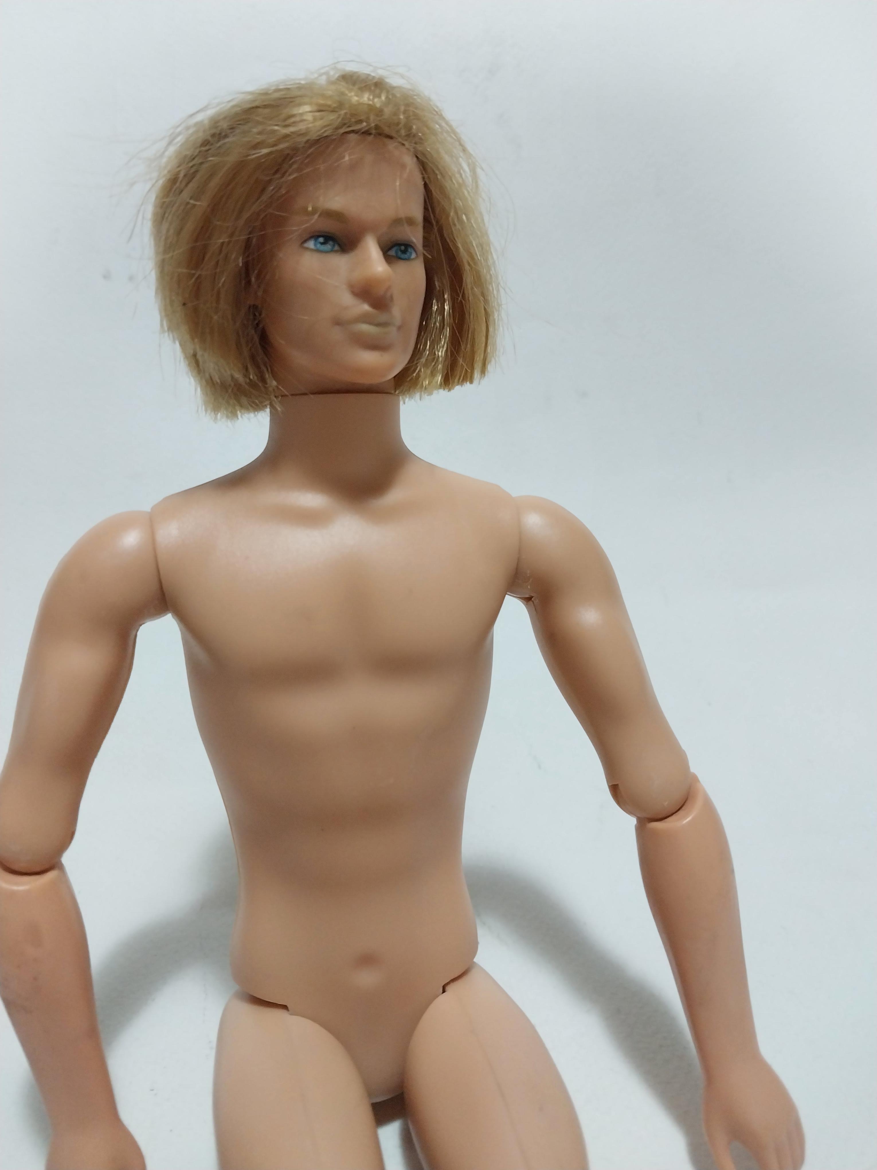 มีหลายภาพ,ไม่รวมฐาน ,ตุ๊กตาผู้ชายข้อต่อ งานจีนรุ่นเก่า แบบมีผม มีรอยบ้างตามภาพ