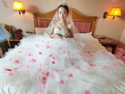 Pre-order ชุดแฟนซี ชุดเจ้าสาว ชุดราตรี สีขาว เกาะอก หน้าสั้นหลังยาว เชือกผูกหลัง