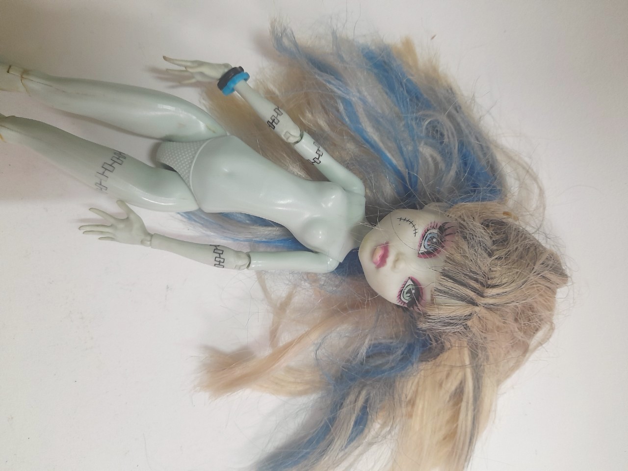 มีหลายภาพ **ข้อหลวมบ้าง ตุ๊กตามอนสเตอร์ไฮ ของแท้Mattel