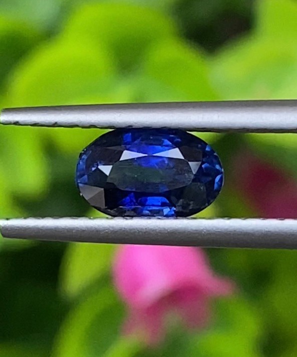 พลอย ไพลิน Blue Sapphire 1.03 กะรัต (Cts.) พลอยแท้ อัญมณีมงคลประจําวันเกิด เครื่องประดับพลอย