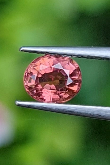 พลอย ทัวร์มารีน (Tourmaline) 0.68 กะรัต (Cts.) อัญมณีมงคลประจําวันเกิด เครื่องประดับพลอย