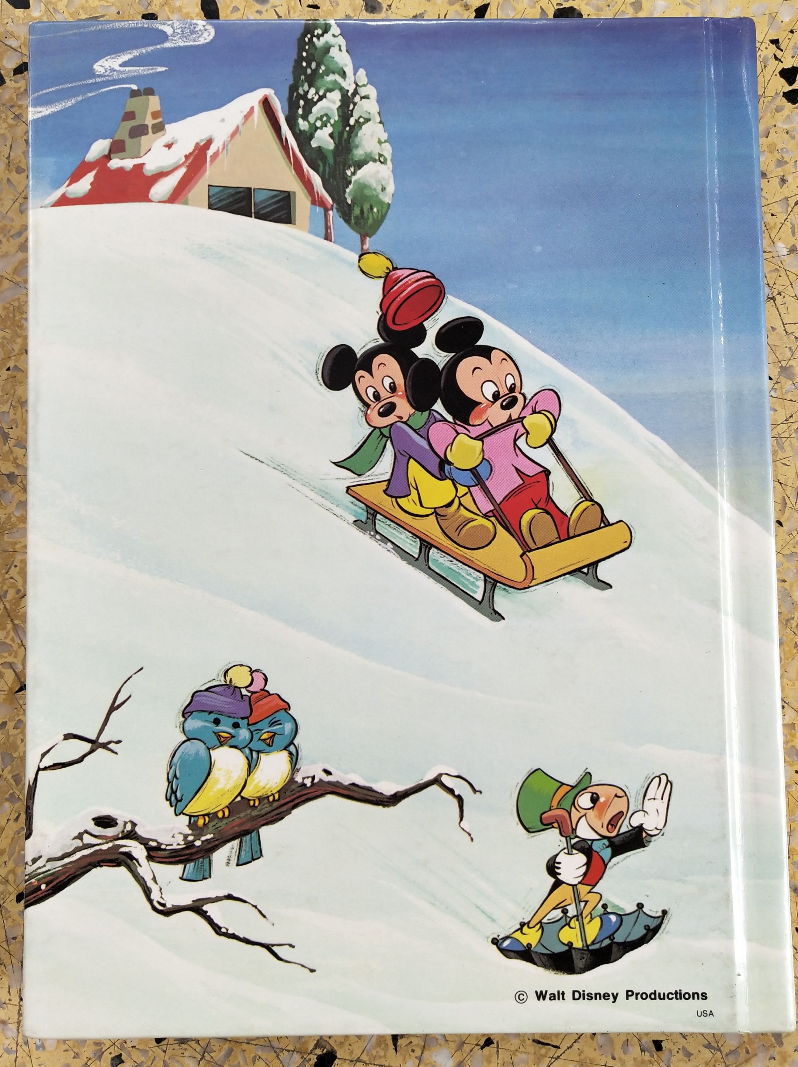 หนังสือภาพการ์ตูนดิสนีย์น่ารัก **หนังสิอเก่า มีตำหนิ โปรดตรวจสอบทุกภาพ ปกแข็ง ฉบับภาษาอังกฤษ เล่าเรื่องราวของทุกวันในฤดูหนาว ผ่านตัวการ์ตูนจากดิสนีย์ Story a Day for every day of the year ,Winter