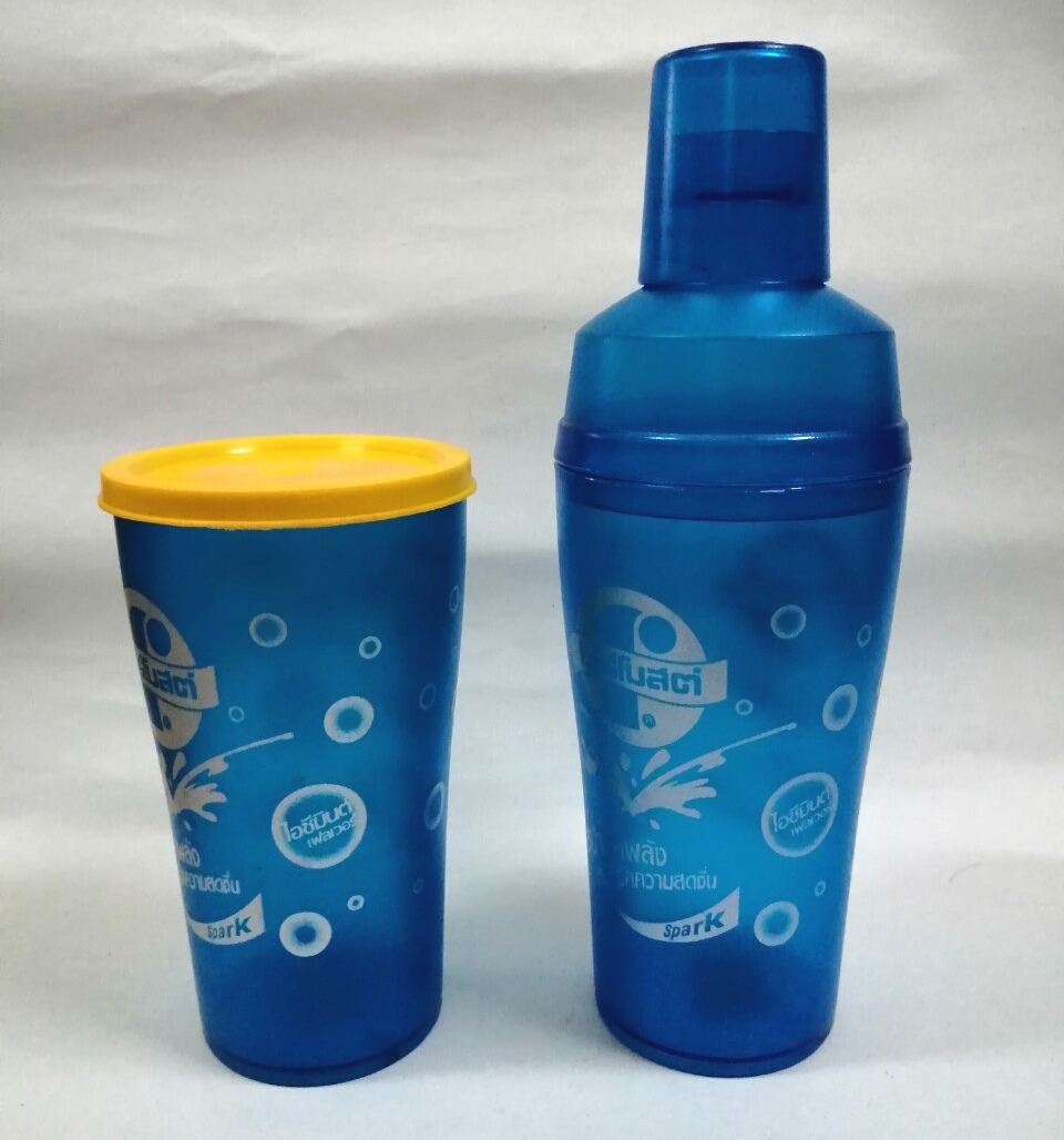 ของสะสม เซ็ทแก้วน้ำและแก้วเชคจาก นมโฟร์โมสท์ สปาร์ค Foremost Spark สปาร์คพลัง สปาร์คความสดชื่น