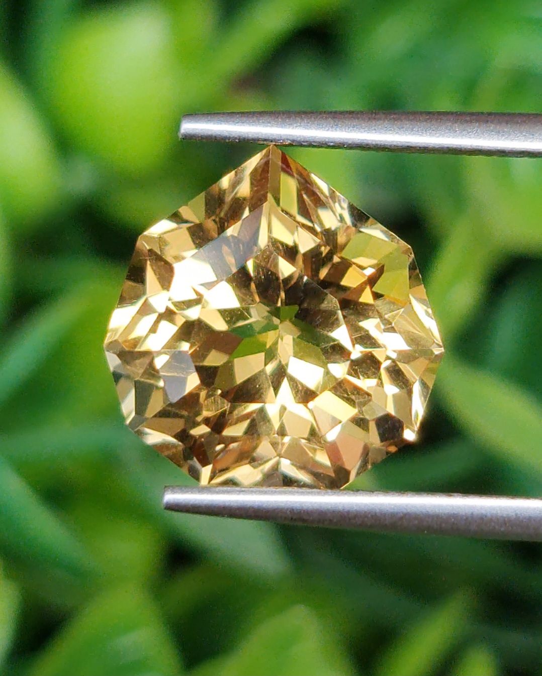 พลอย ซิทริน Citrine 6.93 กะรัต (Cts.) พลอยแท้ อัญมณีมงคลประจําวันเกิด เครื่องประดับพลอย