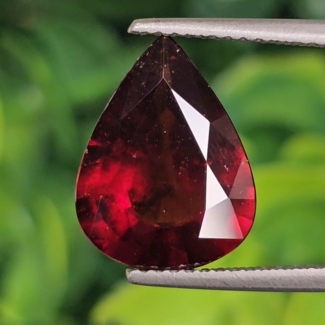 พลอย เฮลโซไนท์ การ์เน็ท Hessonite Garnet 4.05 กะรัต (Cts.) พลอยแท้อัญมณีมงคล ประจําวันเกิด เครื่องประดับพลอย