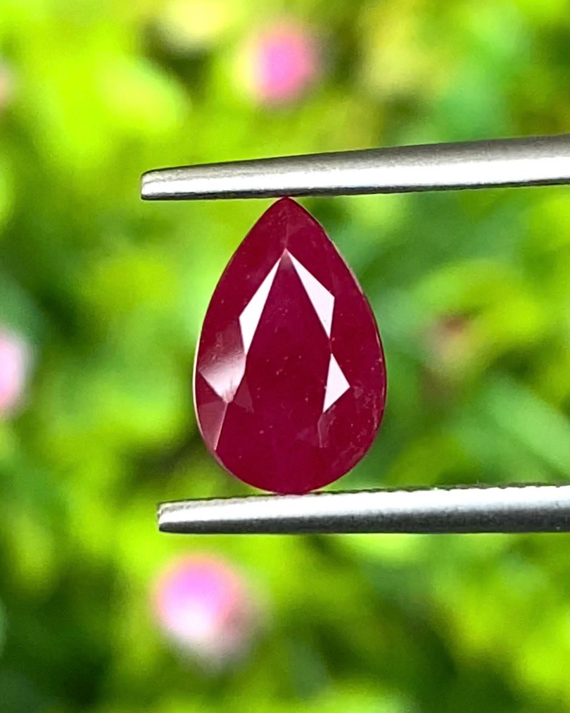 พลอย ทับทิม พม่า (Burmese Ruby Sapphire) 1.76 กะรัต พร้อมใบเซอร์ พลอยแท้ อัญมณีมงคลประจําวันเกิด เครื่องประดับพลอย