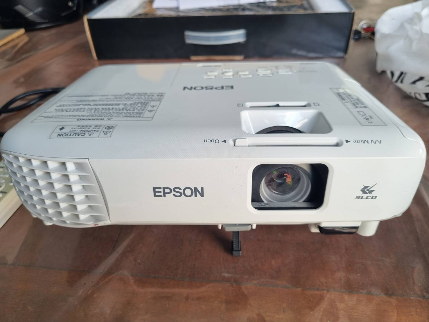 EPSON Projector Model EB X06 สีขาว