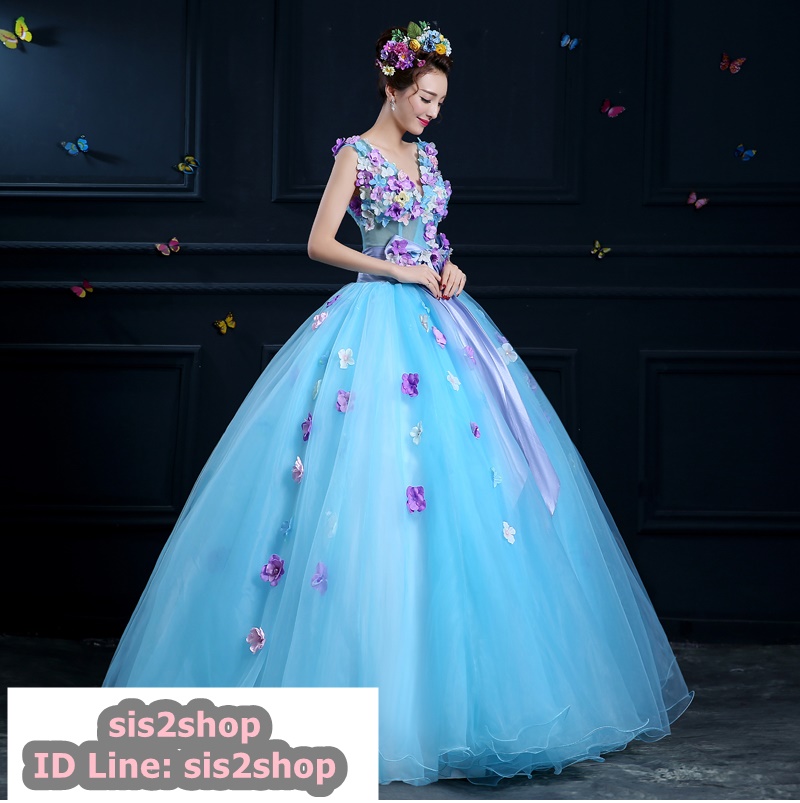 พร้อมเช่า ชุดแฟนซียาว แบบแขนกุด กระโปรงผ้าแก้ว ช่วงบนเป็นผ้าตาข่าย แซมด้วยดอกและผูกโบว์ช่วงเอว สวยมาก สีฟ้า (เชือกผูกหลัง)