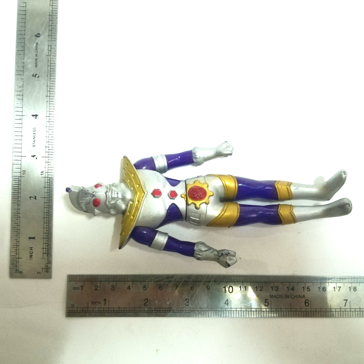 ซอฟ 6.5 -7 นิ้ว ขนาดตามรูป อุลตร้าแมนคิงส์ ซอฟ japan ปี 1988 **มีรอยบ้าง พิจารณาก่อนซื้อ