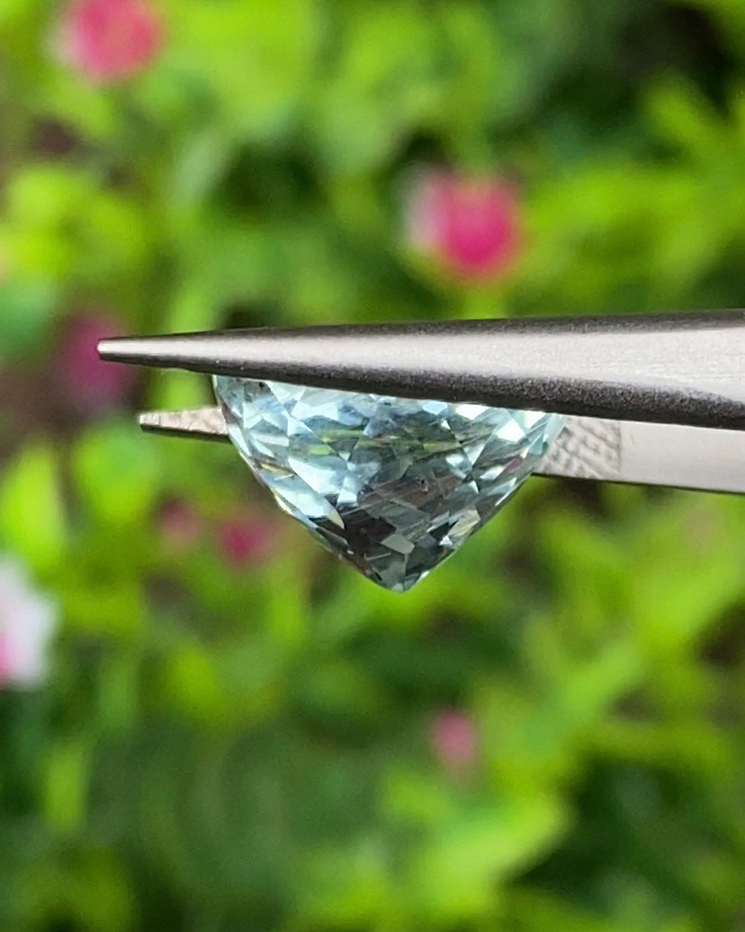 พลอย อความารีน Aquamarine 7.04 กะรัต (Cts.) พลอยแท้ อัญมณีมงคลประจําวันเกิด เครื่องประดับพลอย