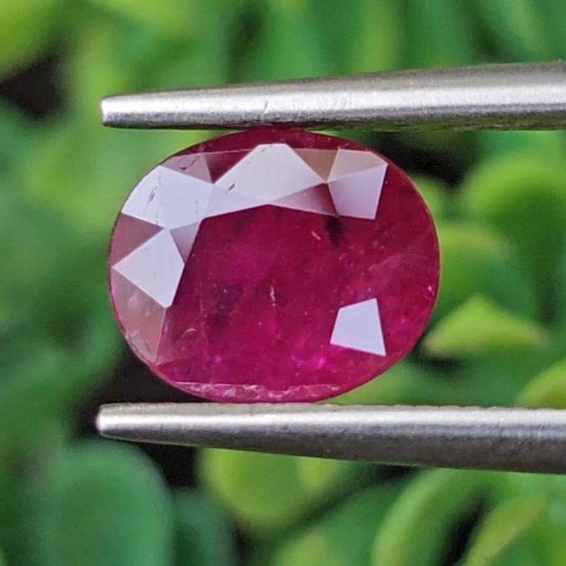 พลอย ทับทิม สยาม Siam Ruby sapphire 1.60 กะรัต (Cts.) พร้อมใบเซอร์ (With Certificate) พลอยแท้ อัญมณีมงคลประจําวันเกิด เครื่องประดับพลอย