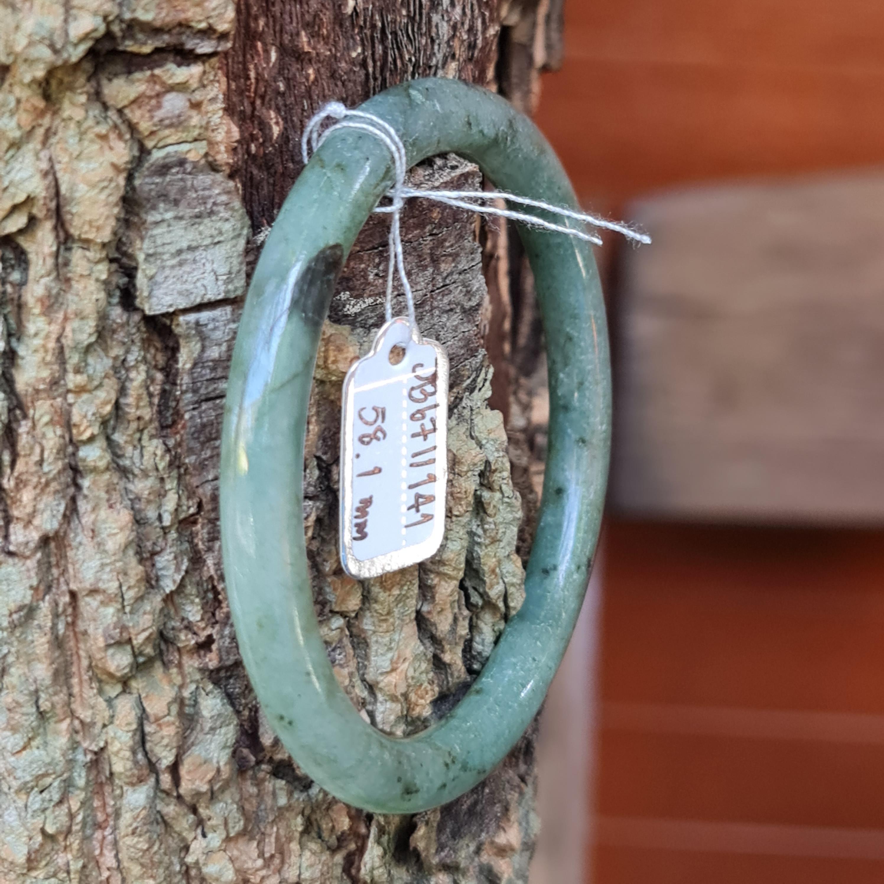 JB6711141 หยก พม่า แท้ Jade กำไลหยก 58.1 มม. (Jadeite bracelet) พม่า (Myanmar)