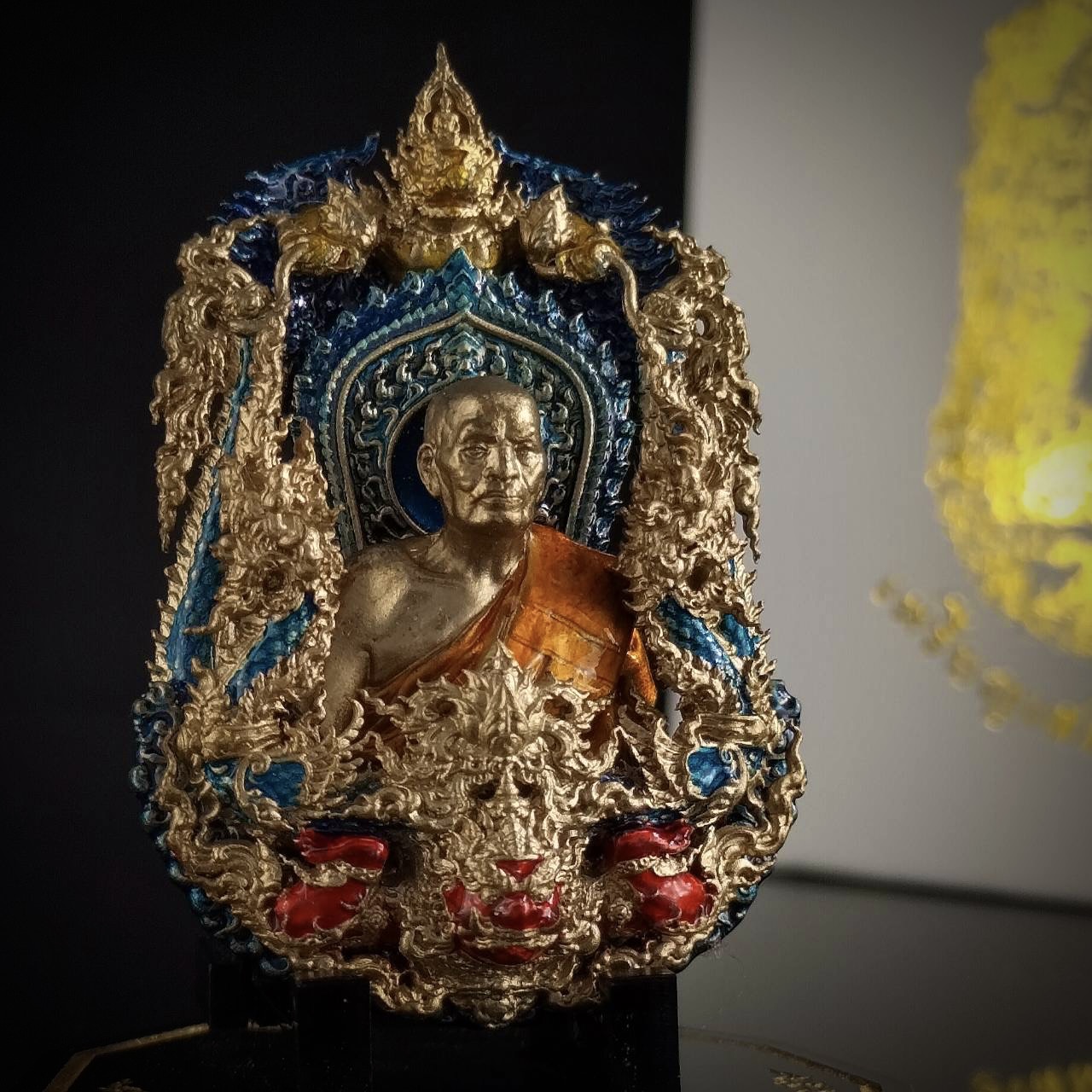 เหรียญเสมาบารมีพลิกชีวิตหลวงพ่อพัฒน์ รหัส 15 บรอนซ์ลงยา (พิเศษเลี่ยมกันน้ำให้ฟรี)