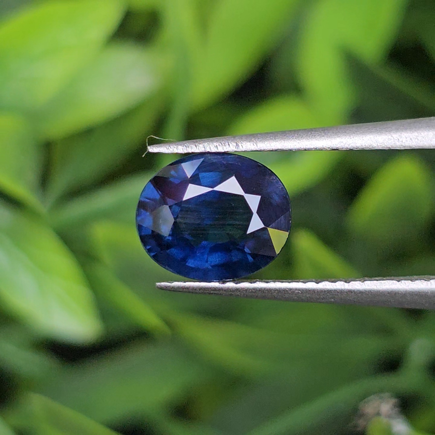 พลอย ไพลิน Blue Sapphire 1.30 กะรัต (Cts.) ดิบ (Unheated ) พลอยแท้ อัญมณีมงคลประจําวันเกิด เครื่องประดับพลอย