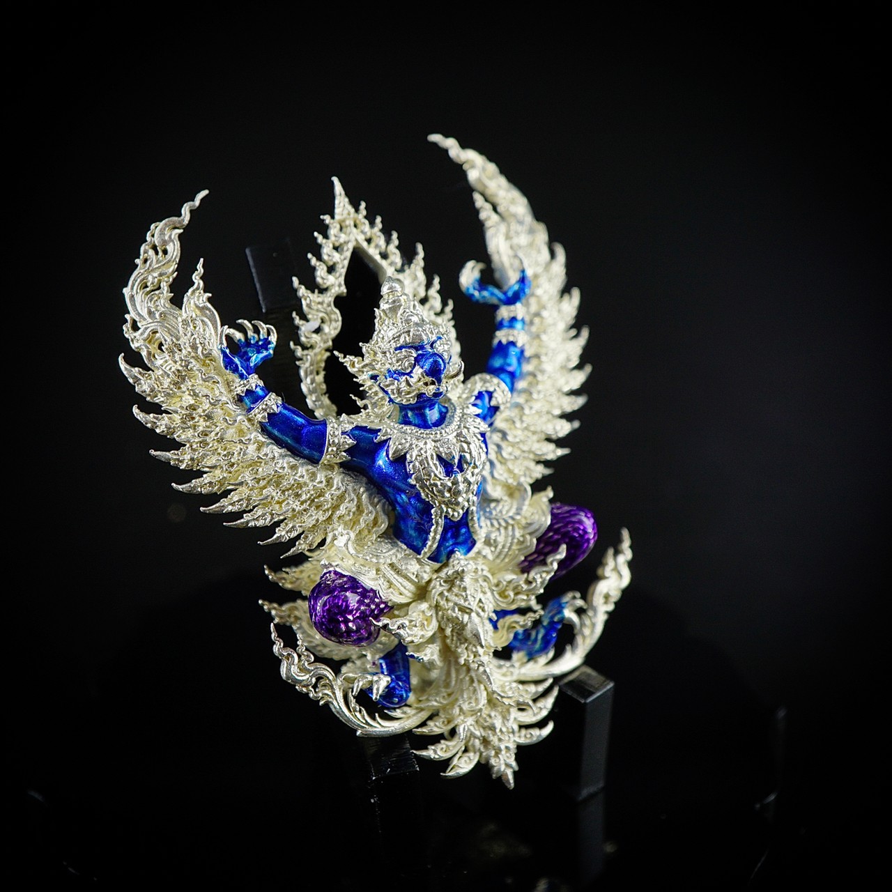 พญาครุฑ พญาเวนไตย รหัส 11 เนื้อบรอนซ์ชุบเงินลงยาน้ำเงิน