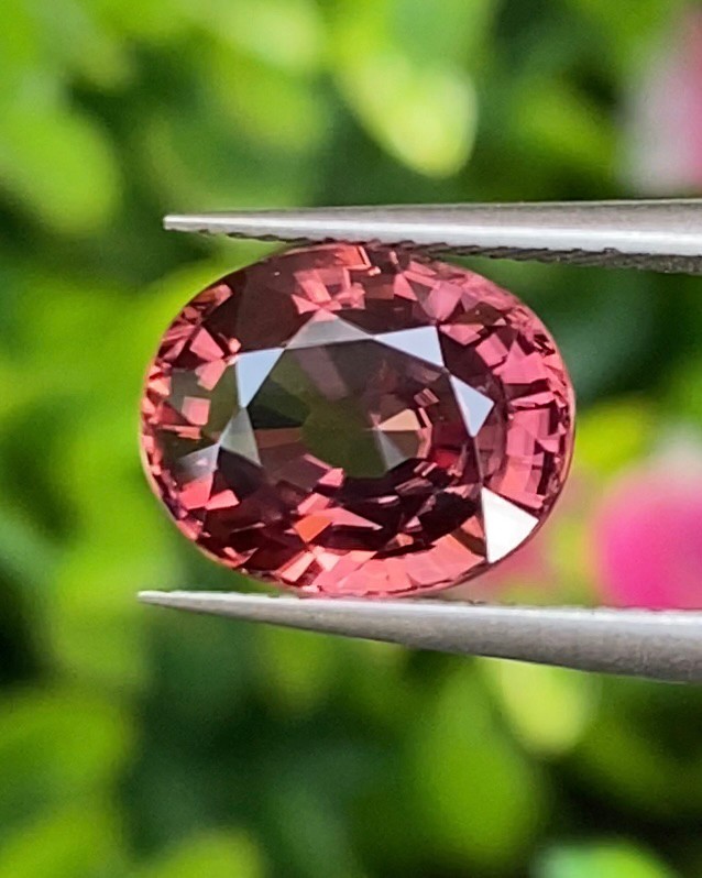 พลอย เพทาย Natural Zircon 3.77 กะรัต (Cts.) พลอยแท้ อัญมณีมงคลประจําวันเกิด เครื่องประดับพลอย