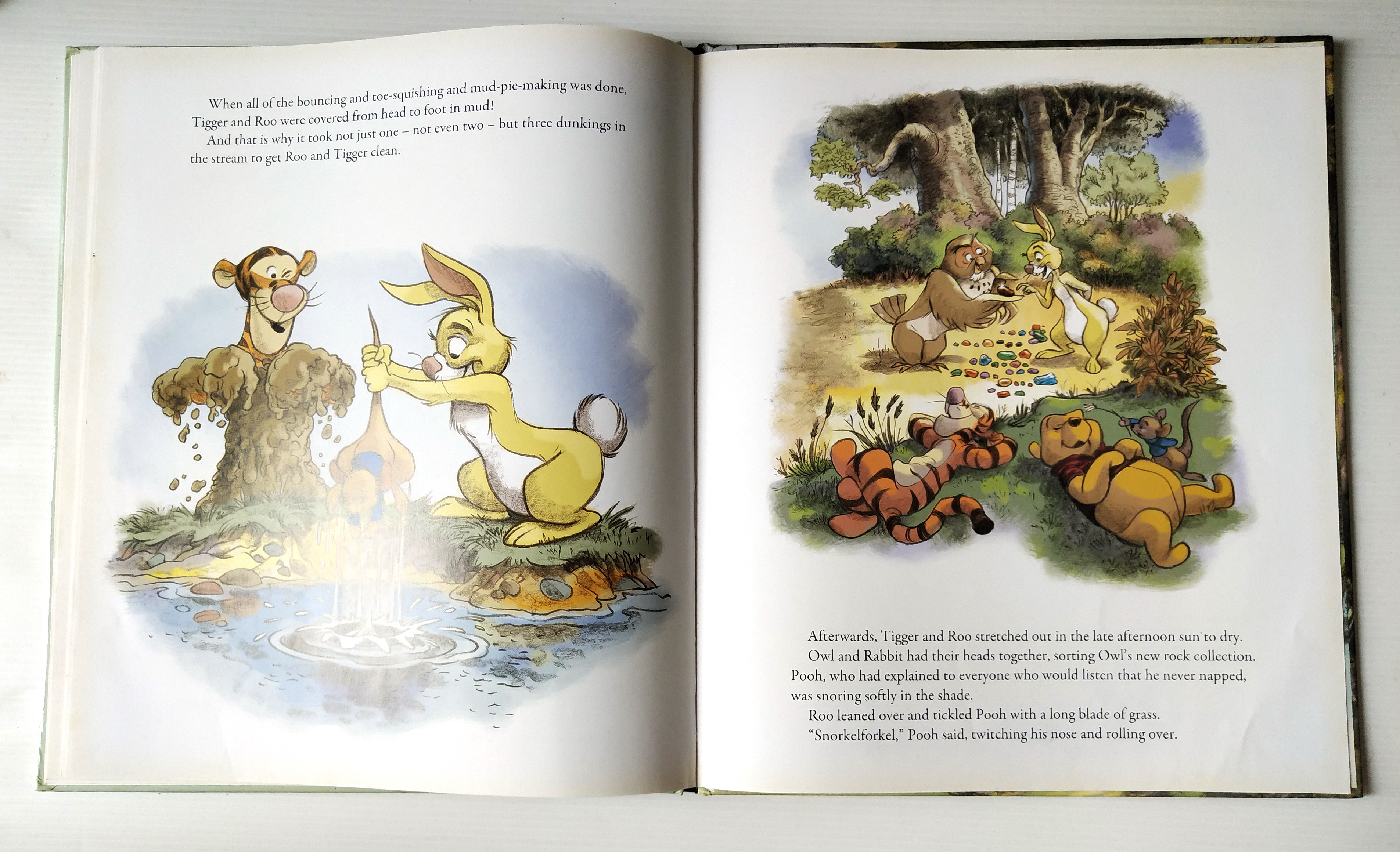 หนังสือนิทานก่อนนอน ภาษาอังกฤษ Winnie the Pooh วินนี่ เดอะ พูห์ Bedtime Story Collection , A lovely Bedtime story from Hundred-Acre wood to you. **หนังสือมีตำหนิบ้าง ตามภาพ