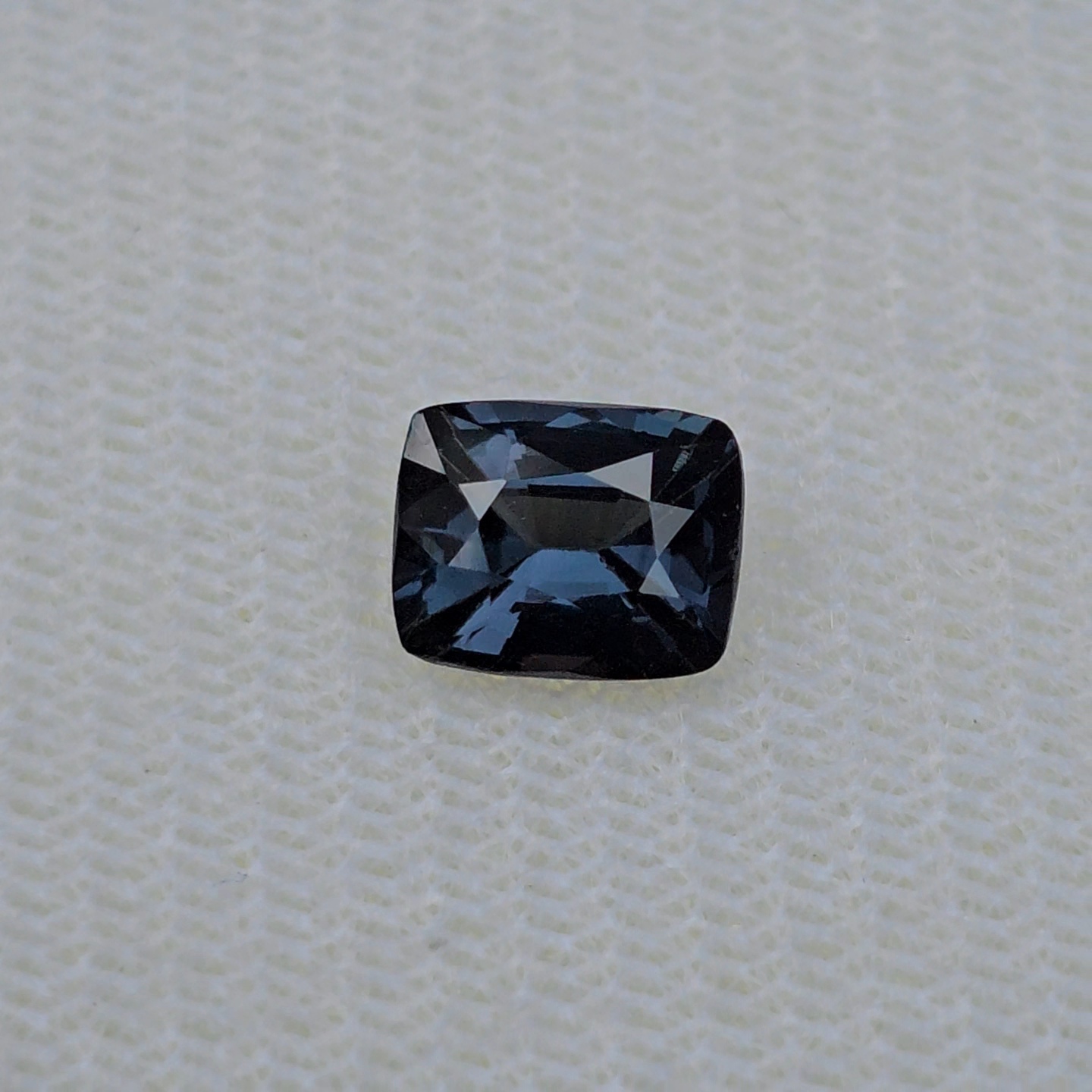 สปิเนล พม่า (Spinel Myanmar) 1.27 กะรัต (Cts.) พลอยแท้ อัญมณีมงคลประจําวันเกิด เครื่องประดับพลอย