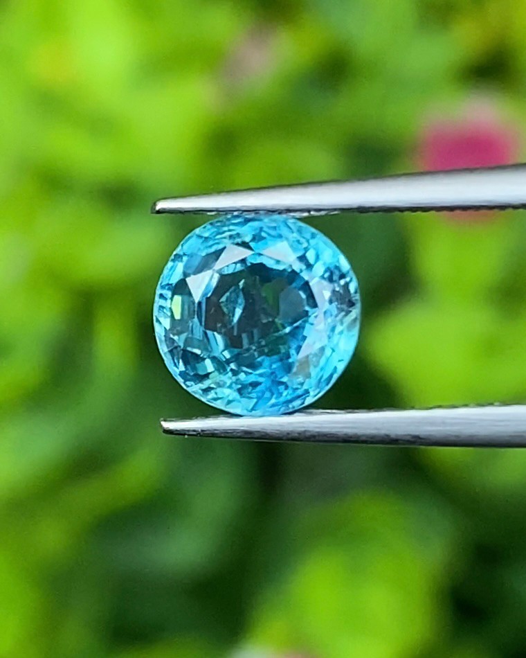 พลอย เพทาย Natural Zircon 2.12 กะรัต (Cts.) พลอยแท้อัญมณีมงคล ประจําวันเกิด เครื่องประดับพลอย