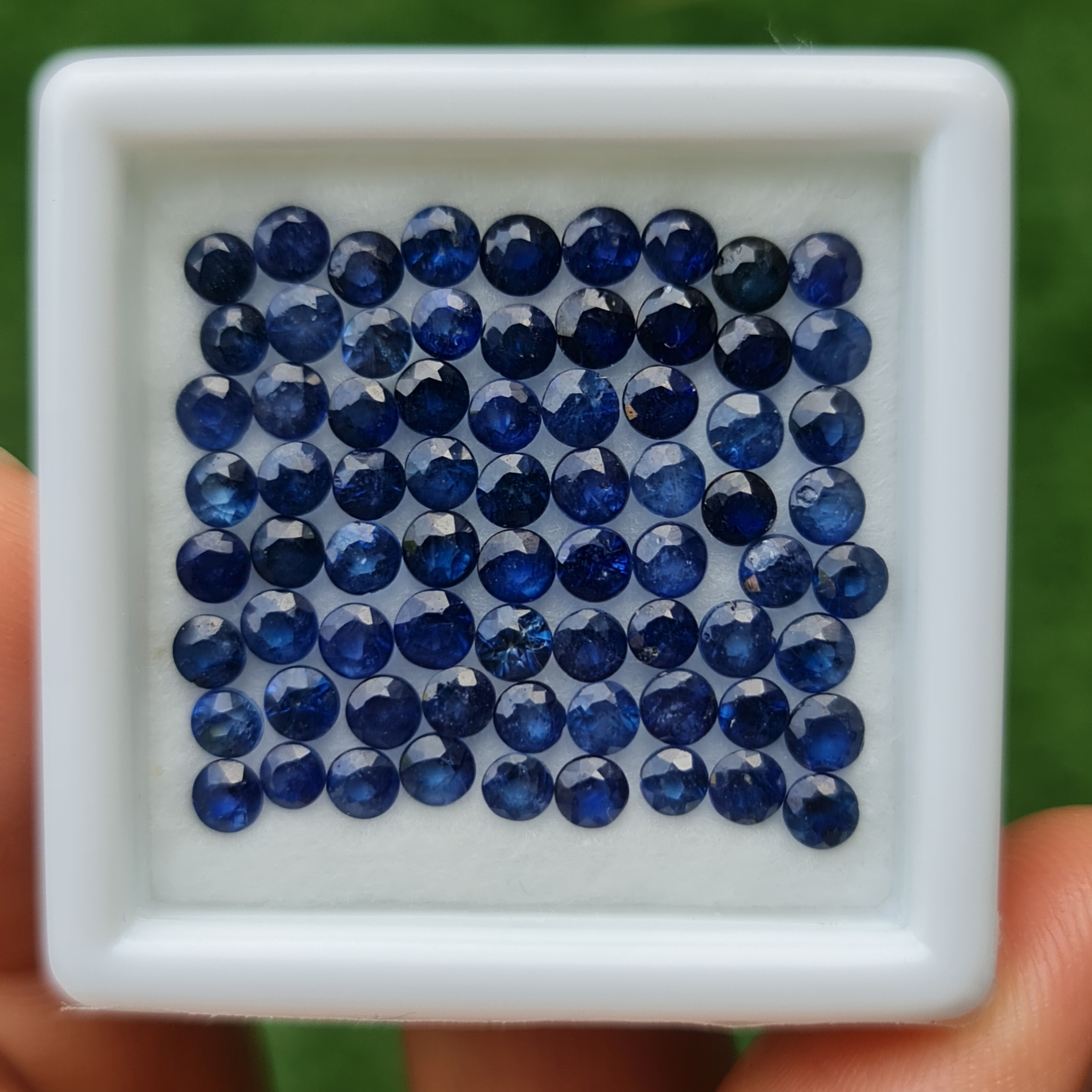 พลอย ไพลิน blue sapphire 13.12 กะรัต (Cts.) 72 เม็ด (pcs.) พลอยแท้ อัญมณีมงคลประจําวันเกิด เครื่องประดับพลอย