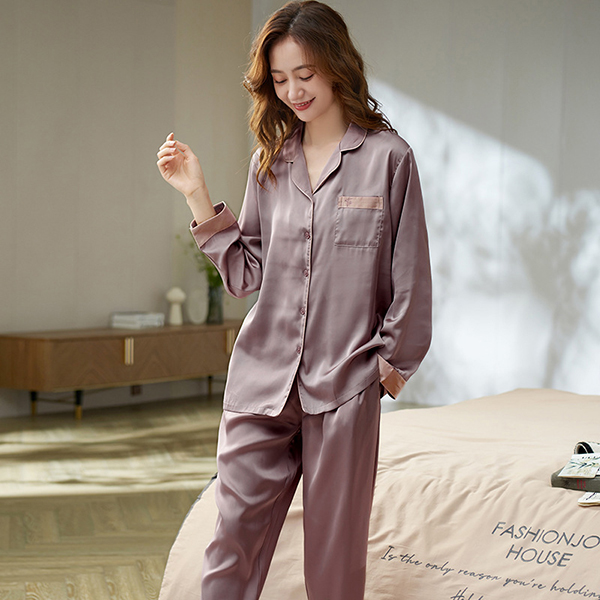 🚩พร้อมส่ง🚩ชุดนอนผ้าซาติน Silk Satin ผ้าไหมซาตินเกรดพรีเมี่ยม ผ้านุ่มลื่นละมุนผิว ใส่สบายไม่ร้อน (CT115)