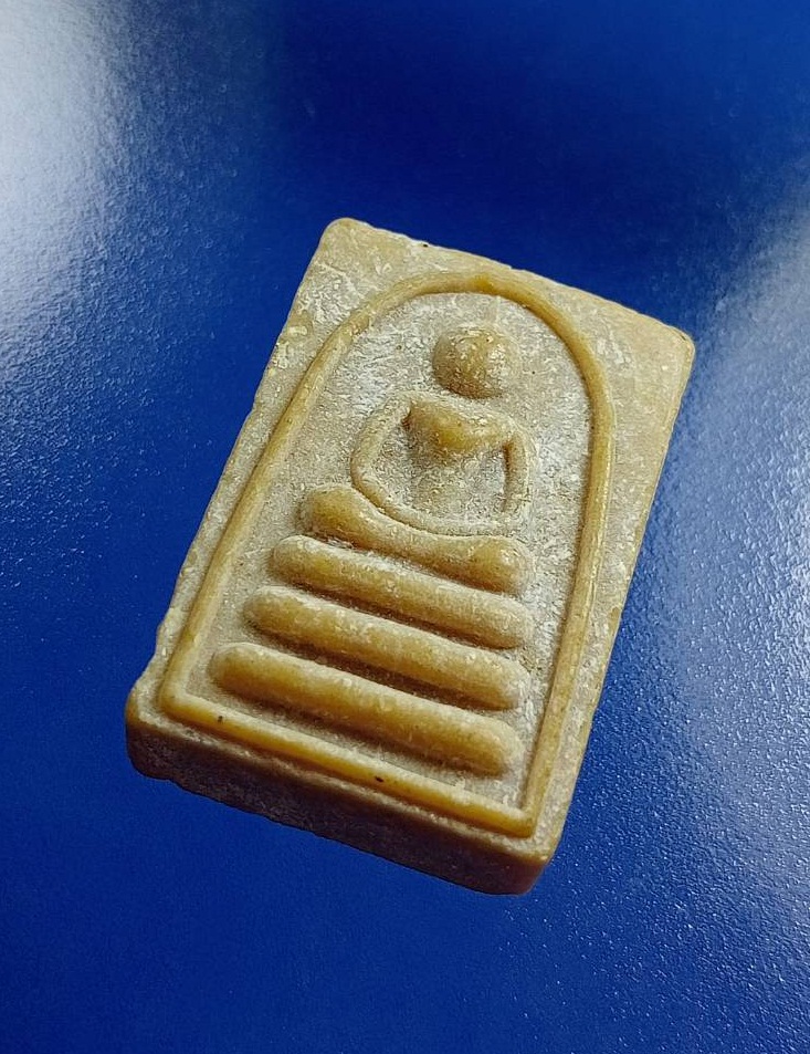 ผ2906 พระสมเด็จพิมพ์คะแนน เนื้อผงน้ำมัน หลวงพ่อแพ วัดพิกุลทอง จ.สิงห์บุรี ที่ระลึกอายุครบ 91 ปี