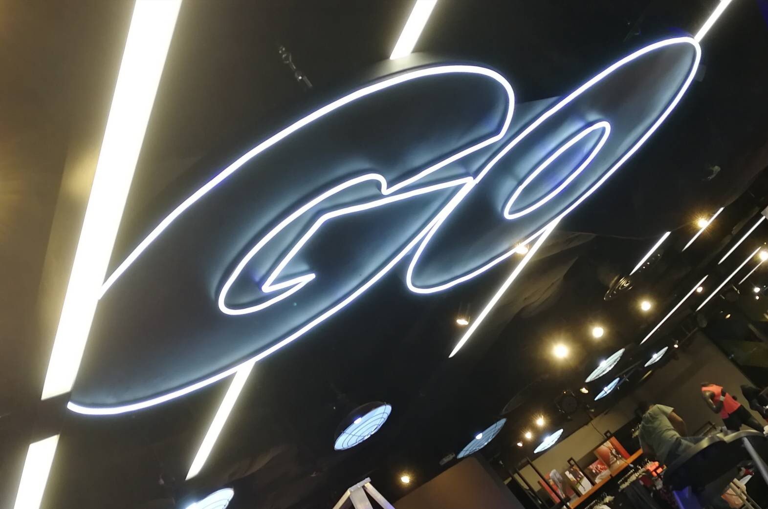 อักษรโลหะติดไฟนีออน flex led