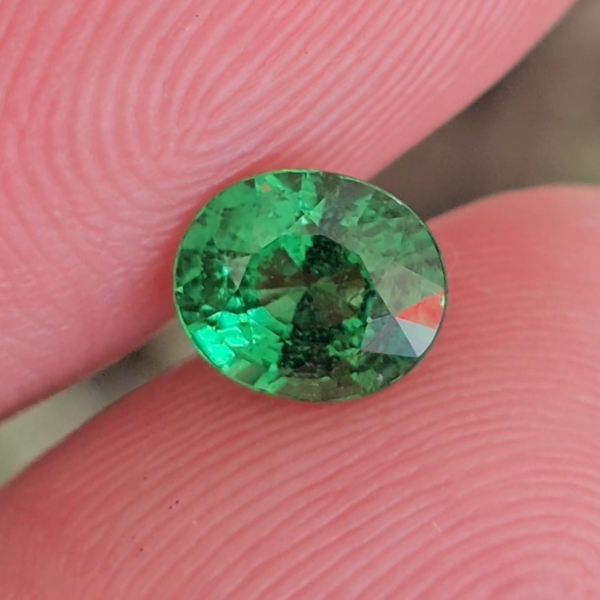 พลอย ซาโวไรท์ Tsavorite Garnet 1.06 กะรัต (Cts.) ดิบ Unheated พร้อมใบเซอร์ อัญมณีมงคลประจําวันเกิด เครื่องประดับพลอย