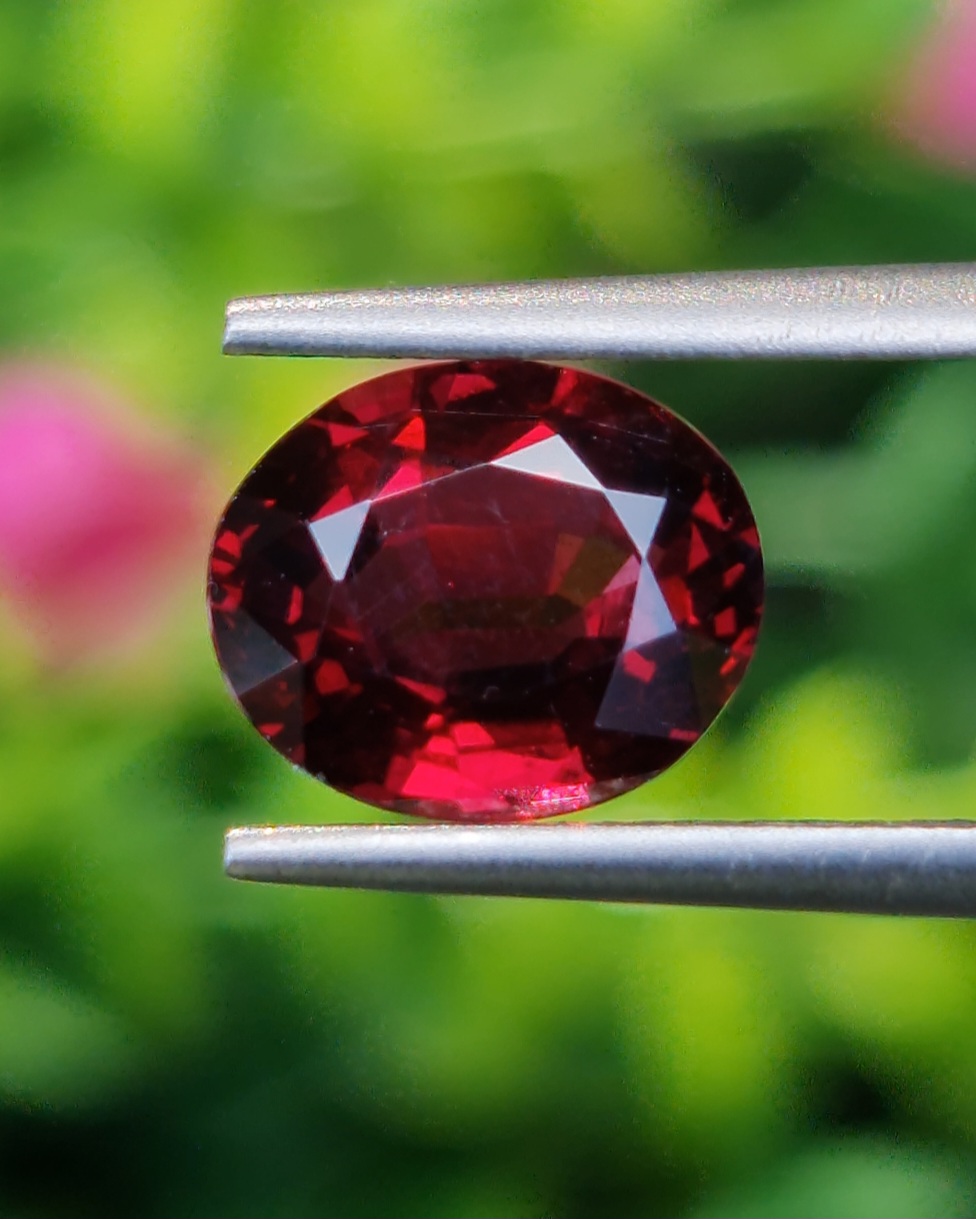 พลอย โรโดไลต์ กาเน็ท Rhodolite Garnet 2.66 กะรัต Cts.พลอยแท้ อัญมณีมงคลประจําวันเกิด เครื่องประดับพลอย