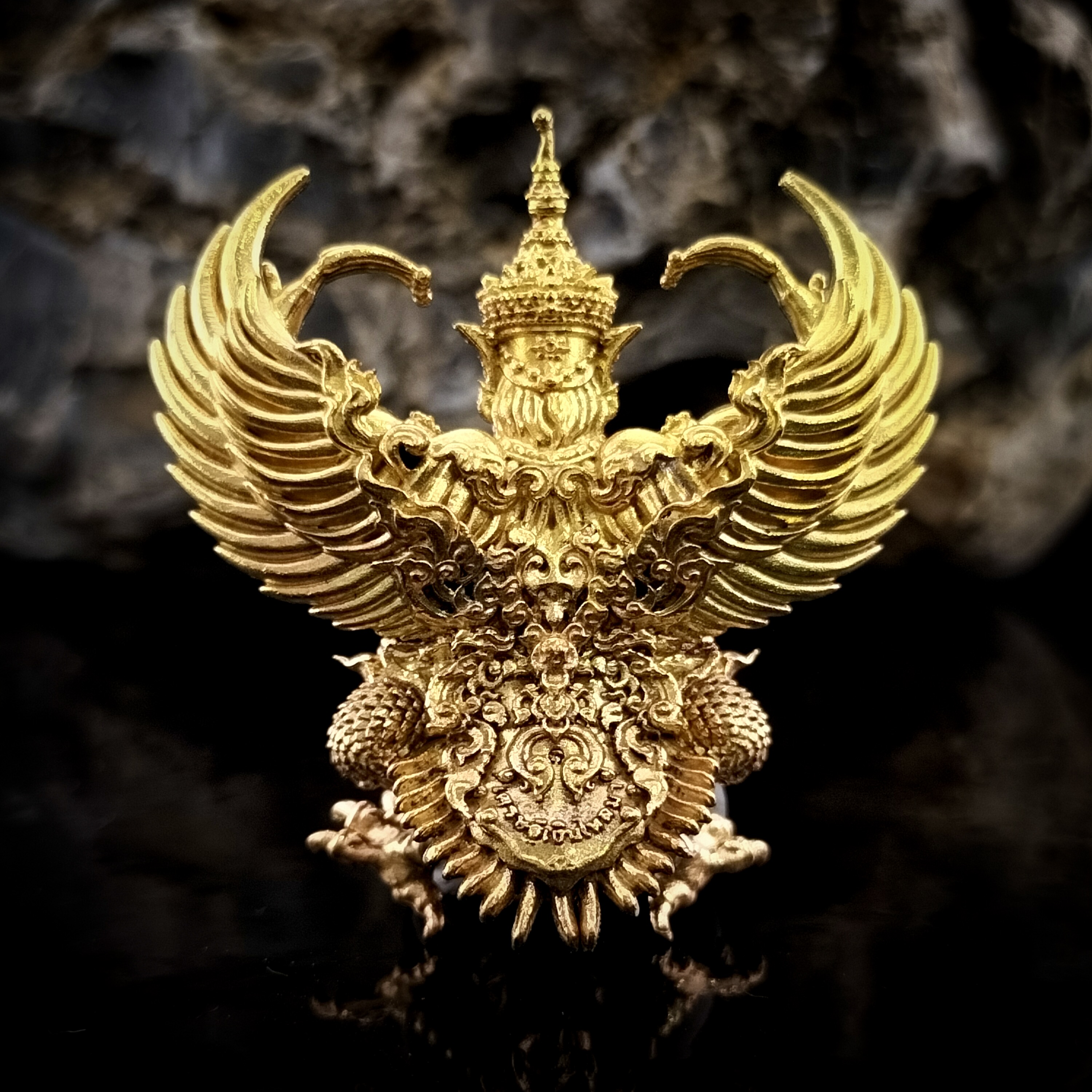 พญาครุฑ รุ่น เศรษฐีเงินไหลมา