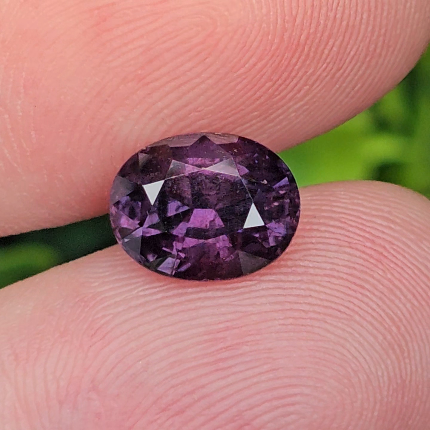 พลอย คัลเลอร์เชนจ์ แซฟไฟร์ Color Change Sapphire 3.40 กะรัต (Cts.) พลอยแท้ อัญมณีมงคลประจําวันเกิด เครื่องประดับพลอย