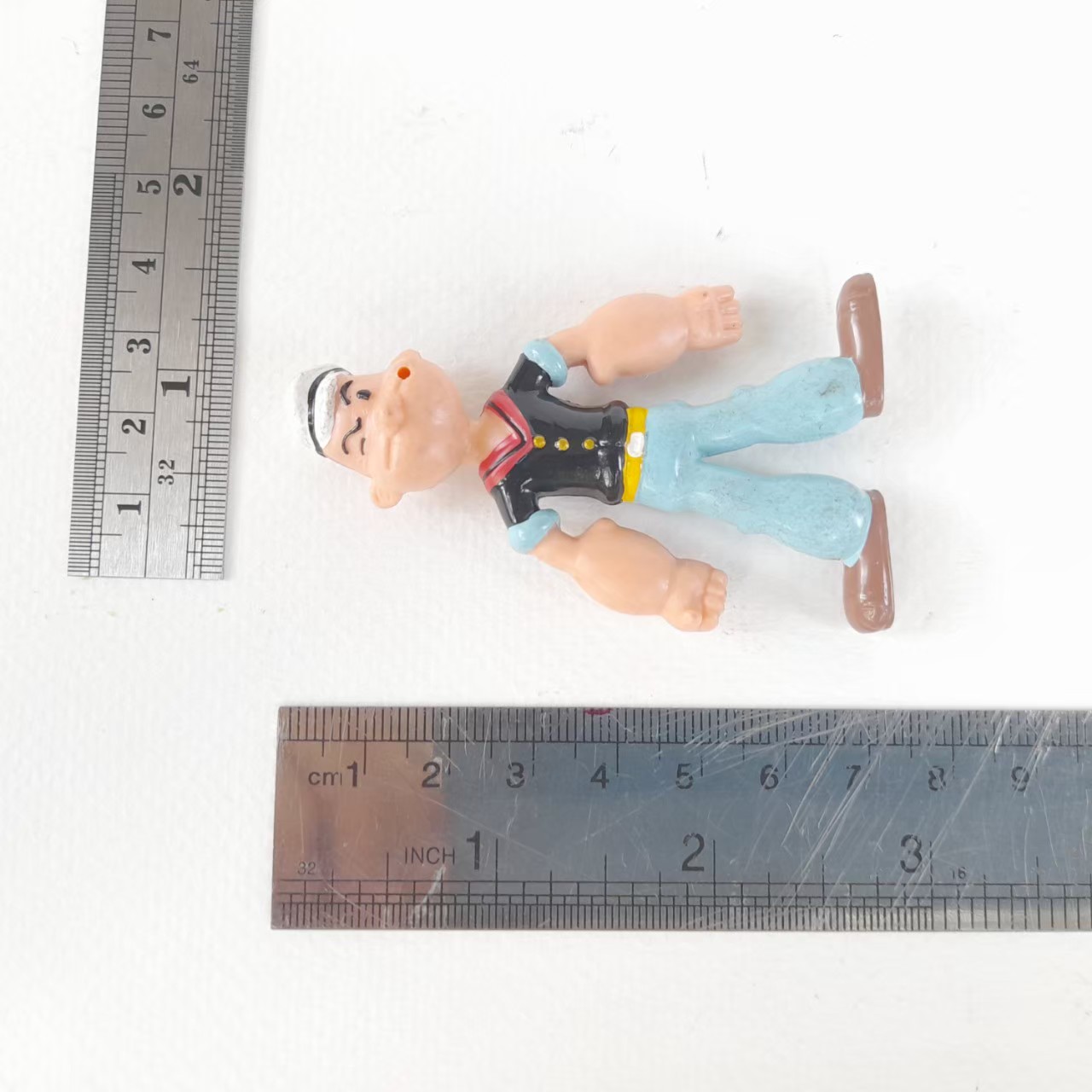 ฟิกเกอร์ ยางดัด ป๊อบอาย ขนาดตามรูป งานเก่าเก็บ มีตราปั๊ม ของมีตามภาพ มือสองสภาพดีมีรอยบ้าง ค่อนข้างหายากมาก ไม่พบบ่อย