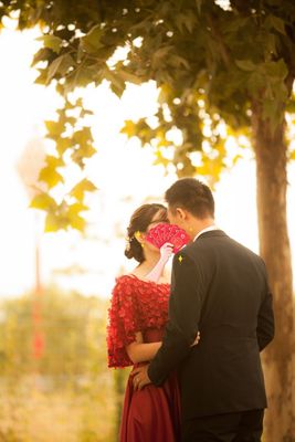 ชุดราตรียาวสายเดี่ยวพร้อมเสื้อคลุมดอกไม้สวยหรู (เชือกผูกหลัง)