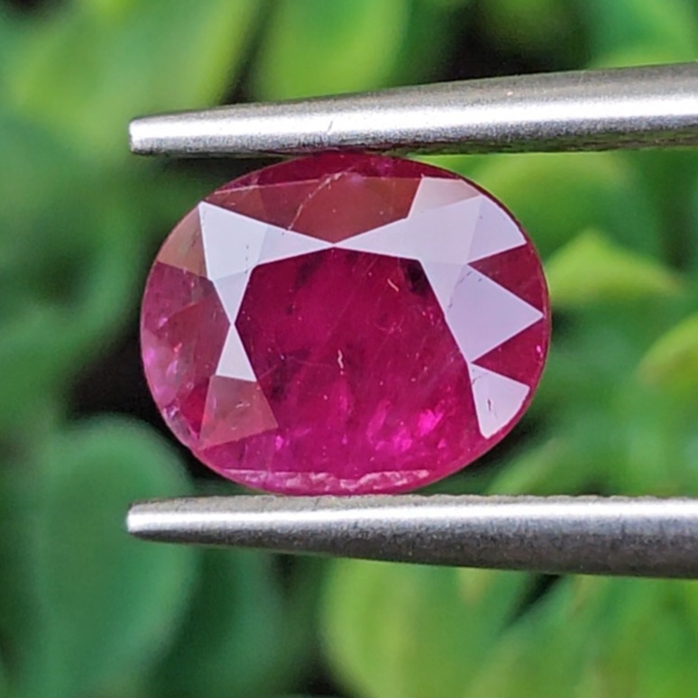 พลอย ทับทิม สยาม Siam Ruby sapphire 1.60 กะรัต (Cts.) พร้อมใบเซอร์ (With Certificate) พลอยแท้ อัญมณีมงคลประจําวันเกิด เครื่องประดับพลอย
