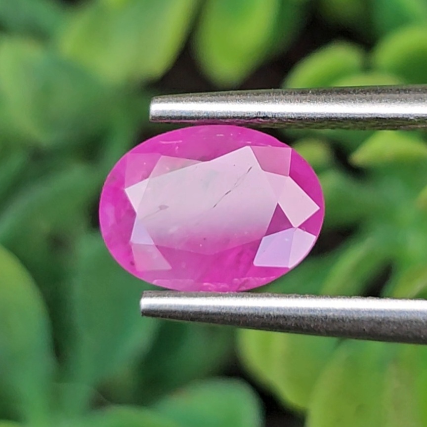 พลอย ชมพู พิ้ง แซฟไฟร์ Pink Sapphire 1.02 กะรัต (Cts.) พลอยแท้ อัญมณีมงคลประจําวันเกิด เครื่องประดับพลอย