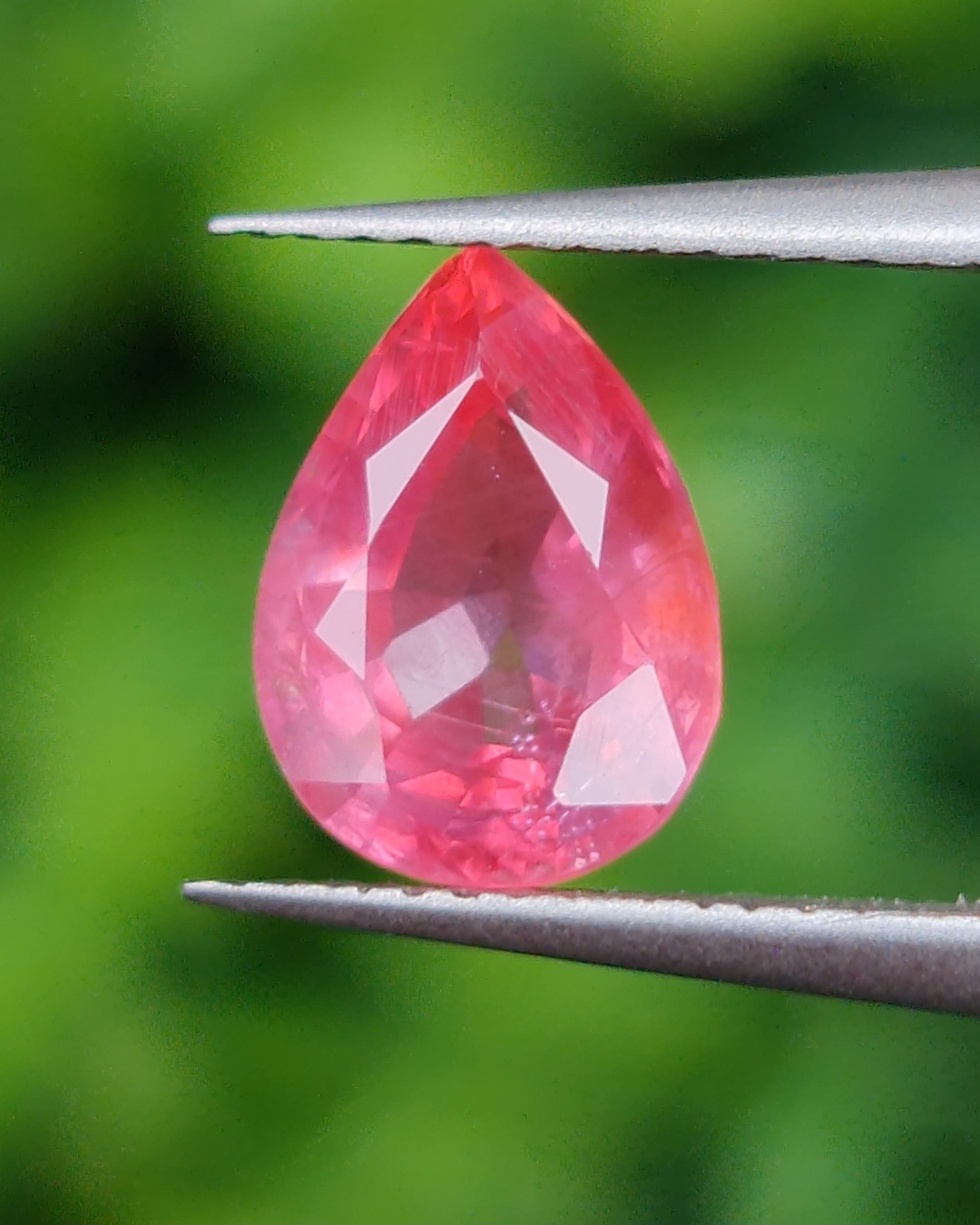 พลอย พัดพารัดชา Padparadscha Sapphire 1.61 กะรัต (Cts.) พลอยแท้ อัญมณีมงคลประจําวันเกิด เครื่องประดับพลอย