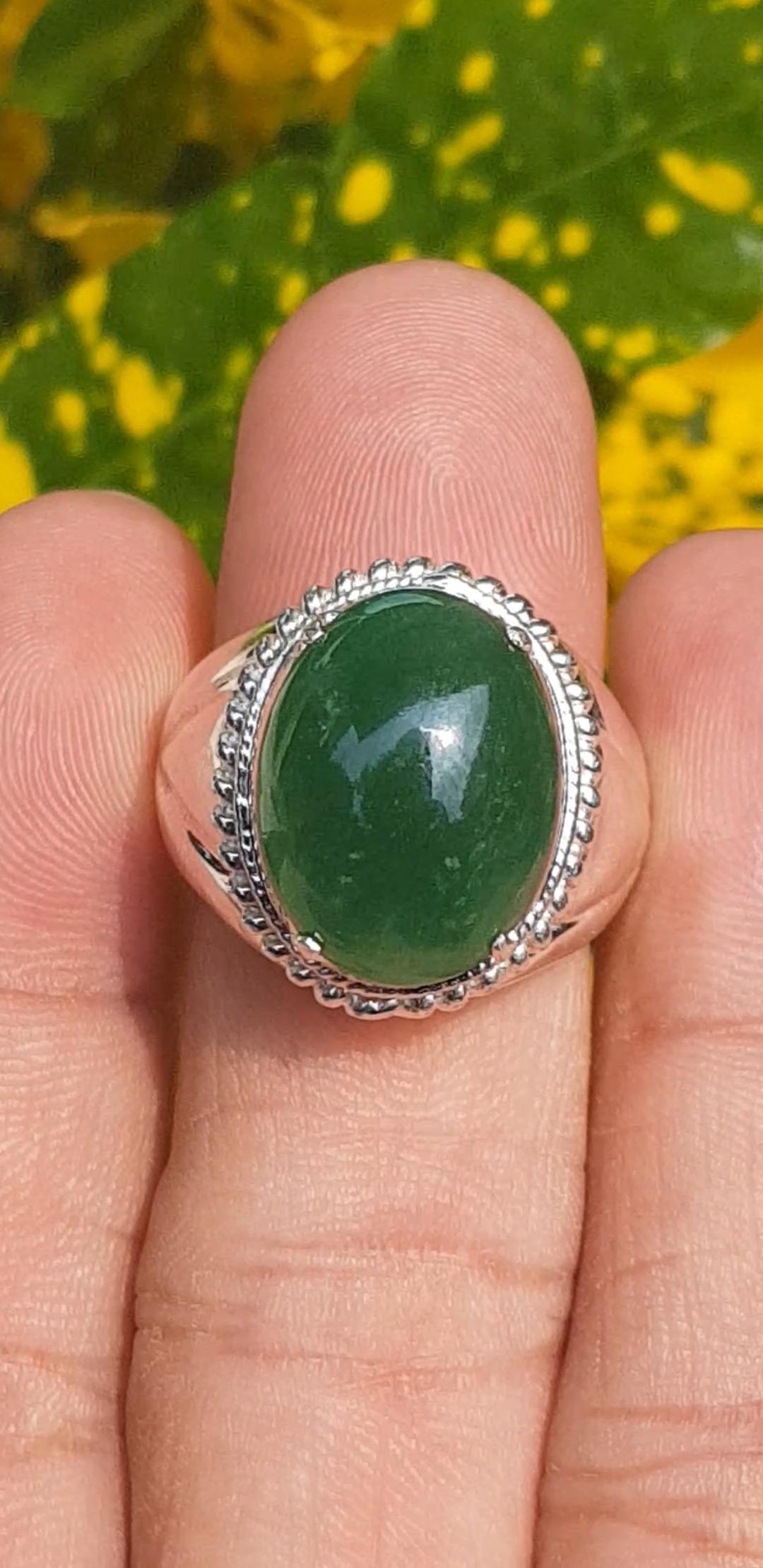 หยก พม่า แท้ Jade แหวนหยก 翡翠戒指 (Jadeite ring) 9.21 กะรัต (Cts.) Size 61 ดิบ ไม่ผ่านการปรับปรุง (Type A) พม่า (Myanmar)