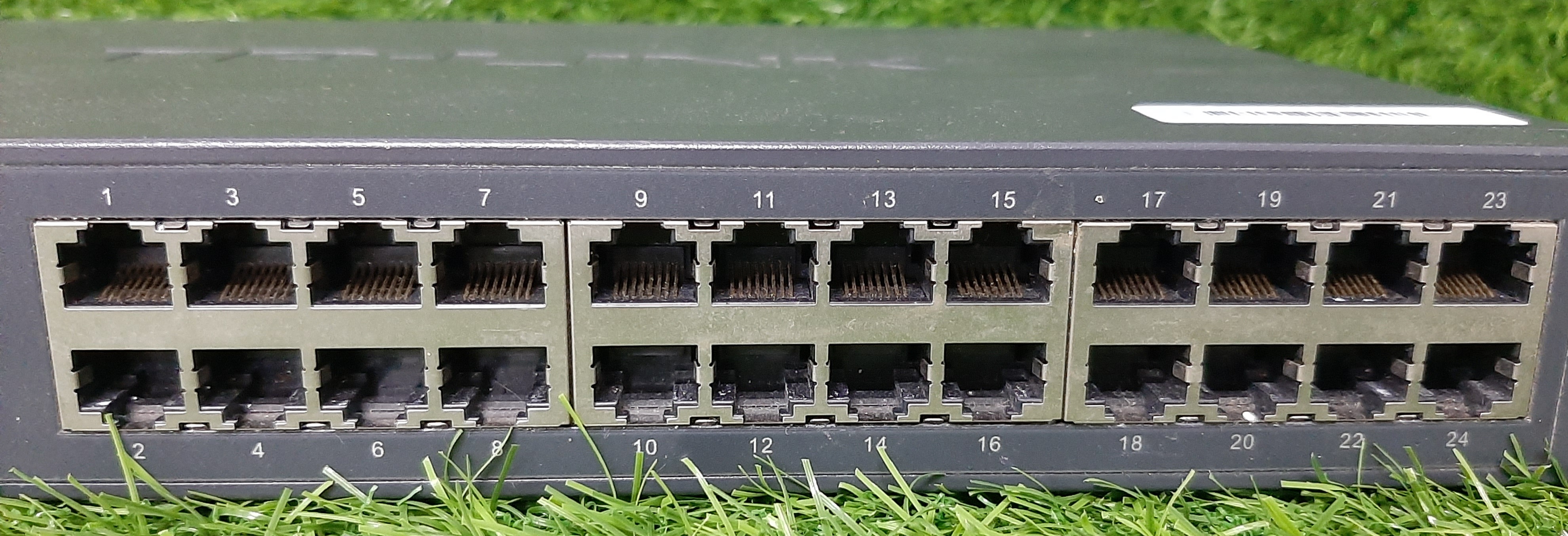 สวิตซ์มือสอง TP-Link ประกันร้าน 1 เดือน TL-SG1024 24-Port Gigabit Switch พร้อมหู