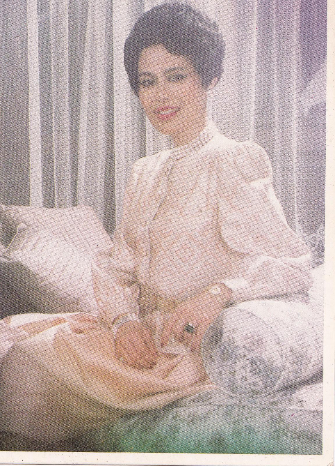 โปสการ์ด พระราชินี พระบาทสมเด็จพระนางเจ้าสิริกิติ์ พระบรมราชินีนาถในรัชกาลที่9 มี 3 แบบ