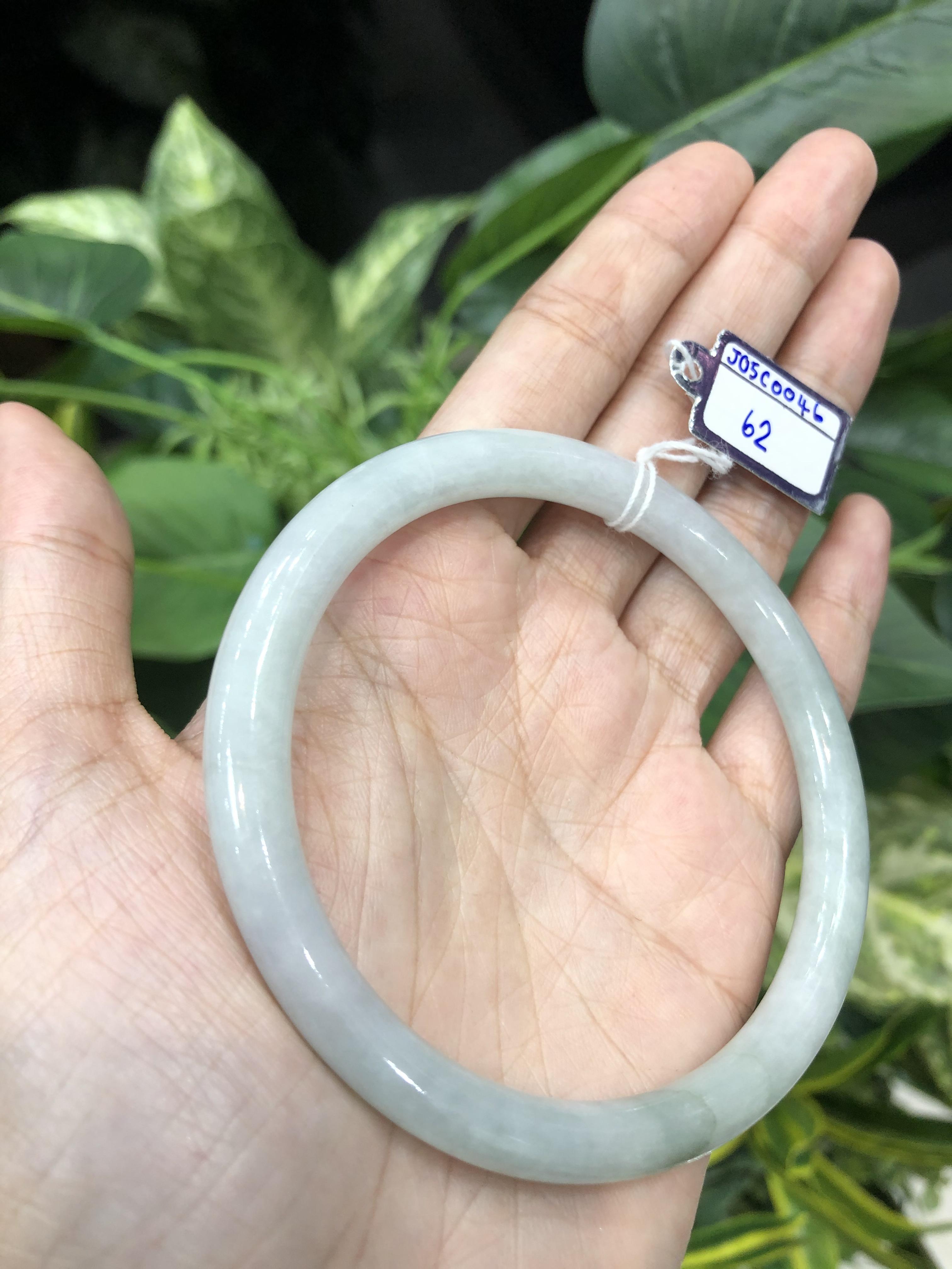 J05C0046 หยก พม่า แท้ Jade กำไลหยก (Jade bracelet) 62 มม. พม่า (Myanmar)