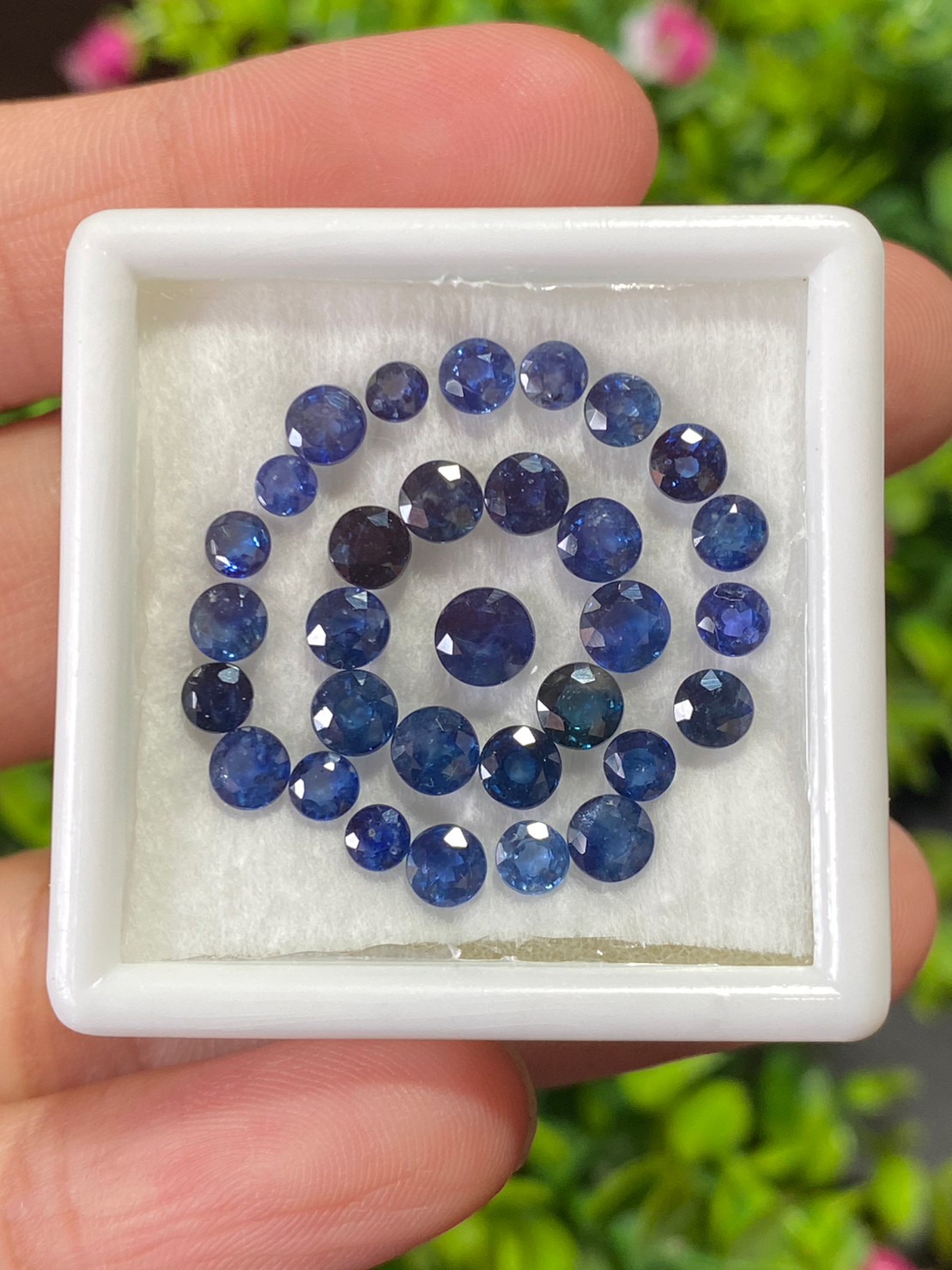 พลอย ไพลิน blue sapphire 10.44 กะรัต (Cts.) 31 เม็ด (pcs.) พลอยแท้ อัญมณีมงคลประจําวันเกิด เครื่องประดับพลอย