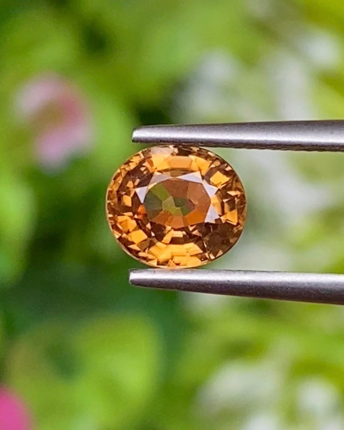 พลอย เพทาย (Zircon) 1.33 กะรัต (Cts.) พลอยแท้ อัญมณีมงคลประจําวันเกิด เครื่องประดับพลอย